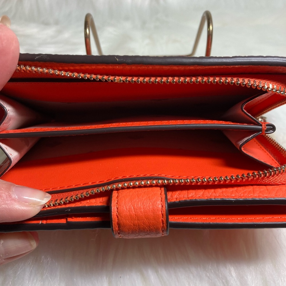 NWOT Kate Spade 🧡 Leila Medium Orange Bi-Fold Wallet in Pebbled Leather - Picture 8 of 9